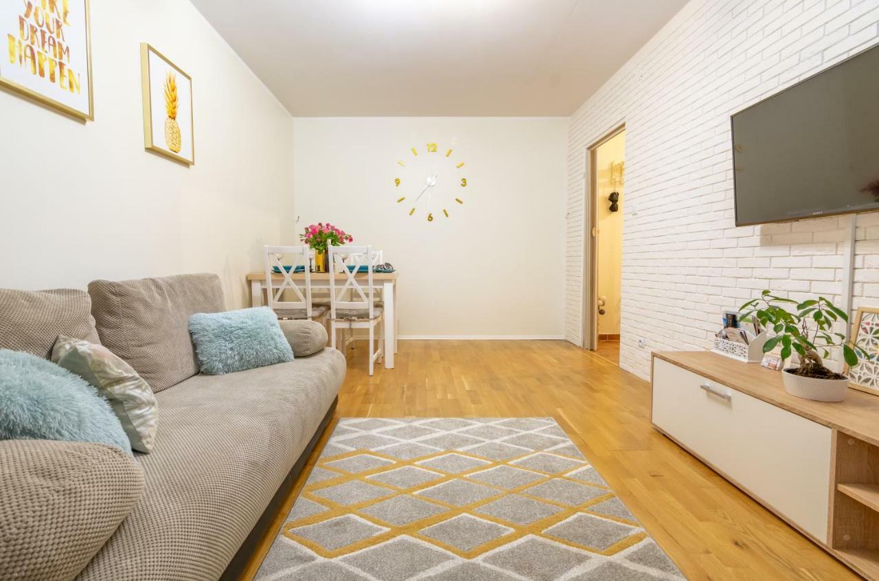 Apartament Optima Ustrzyki Dolne Exteriör bild