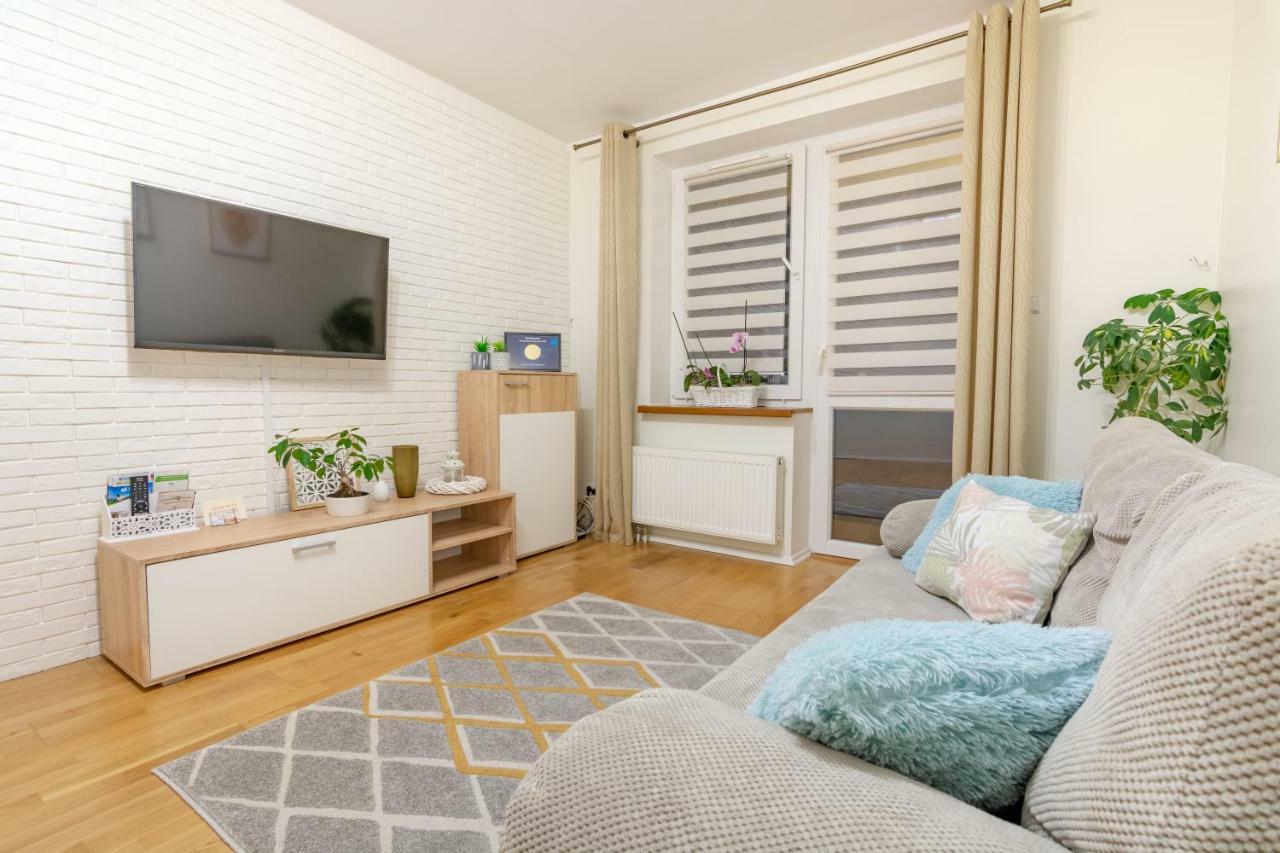 Apartament Optima Ustrzyki Dolne Exteriör bild